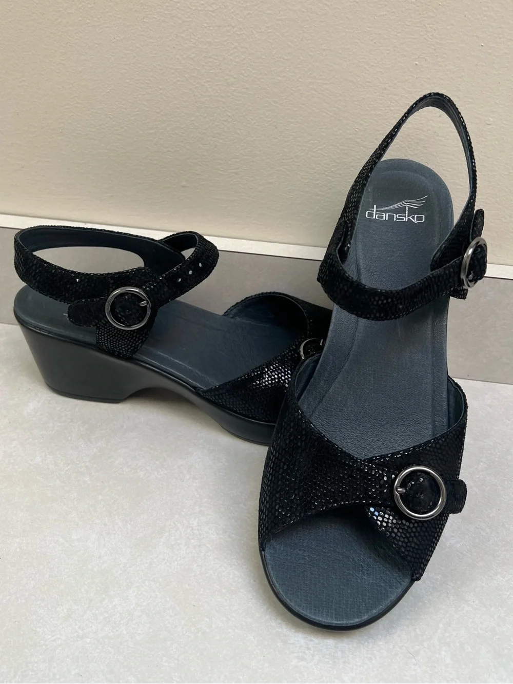 Dansko Dillon June Black Lizard Style Leather Slingback Open-Toe Sandals Sz 41